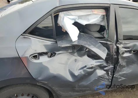 2015 Toyota Corolla L z USA, uszkodzony, nr VIN 5YFBURHE7FP207727